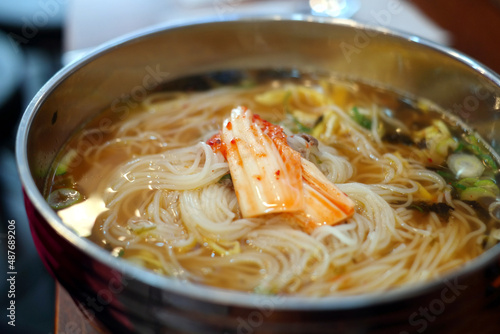 eat banquet noodles and kimchi together.