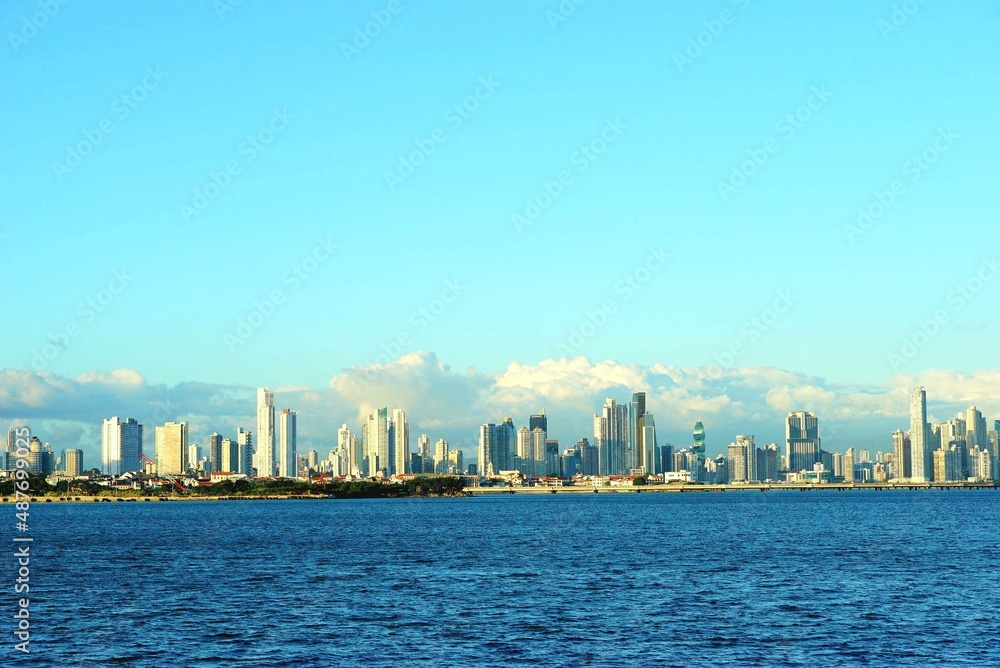 Vista de Ciudad de Panamá con sus edificios y rascacielos Vista de Ciudad de Panamá con sus edificios y rascacielos