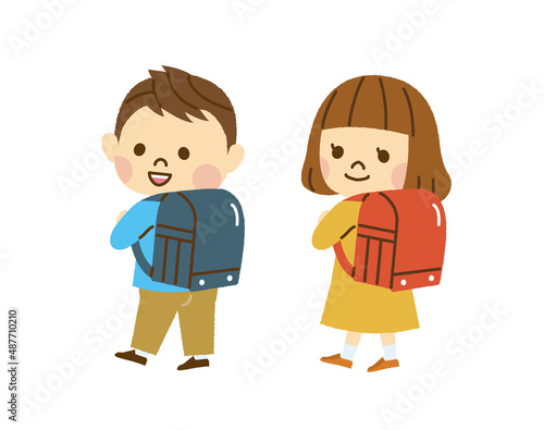 ランドセルを背負う小学生