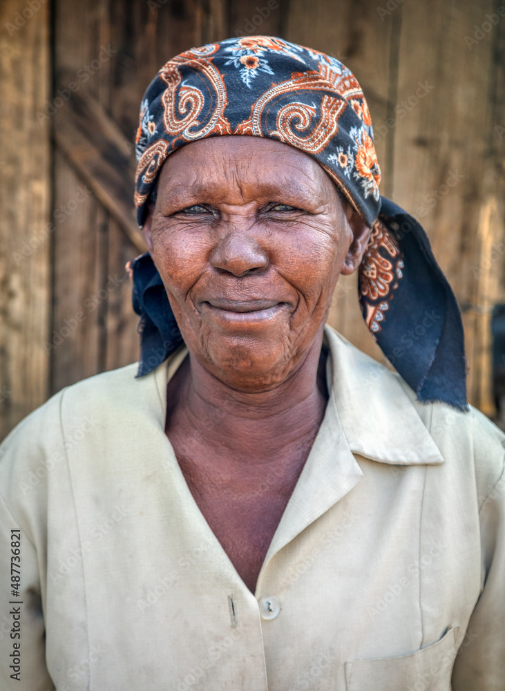 Naklejka premium African old woman village