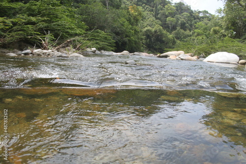 agua rio piedra