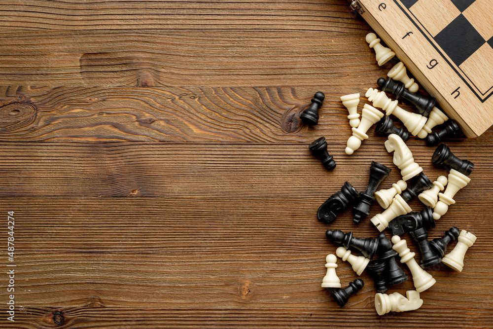 Obraz premium Chess pieces and board in game. Competition business strategy concept
