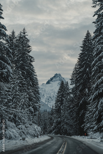 Snowy highway viewpoint of mountains in Washington State