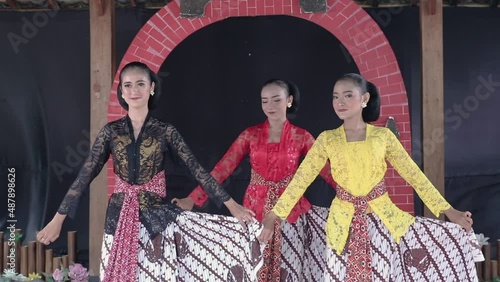 portrait of a traditional javanese dancers photo