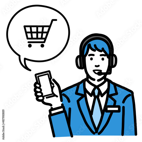 スマホを持ってオンラインショッピングの説明をしているオペレーターの若い男性
