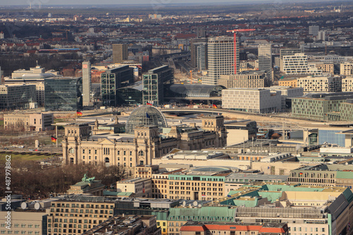 Blick über Berlin-Mitte; Pariser Platz, Reichstag, Hauptbahnhof und Europacity von Süden gesehen