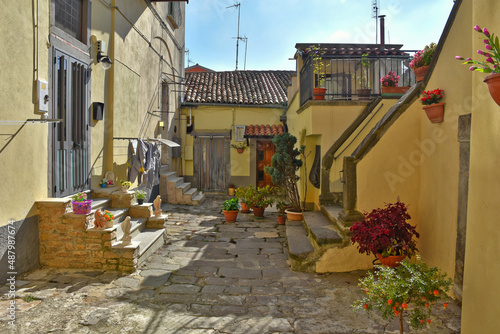 Φωτογραφία A small street in the historic center of Melfi, an old town in the Basilicata region