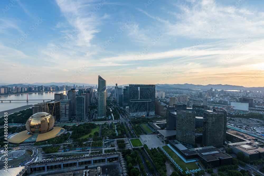 Fototapeta premium city skyline in hangzhou china