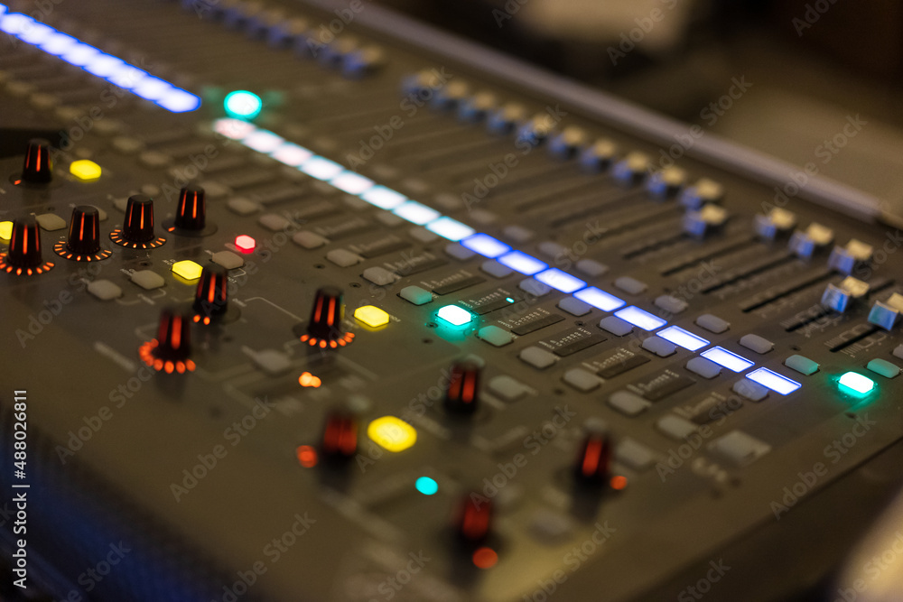 audio mixing console audio mixing console