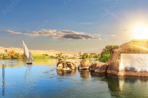 Obraz na płótnie Nile scenery and a sailboat, Aswan, Egypt w salonie