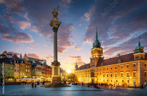 Royal Castle, ancient townhouses and Sigismund's Column in Old town in Warsaw, Poland. Night view, long exposure.