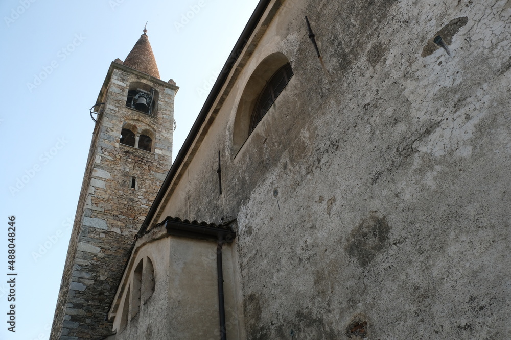 La chiesa di Santa Maria della Purificazione a Comano, Canton Ticino, Svizzera.