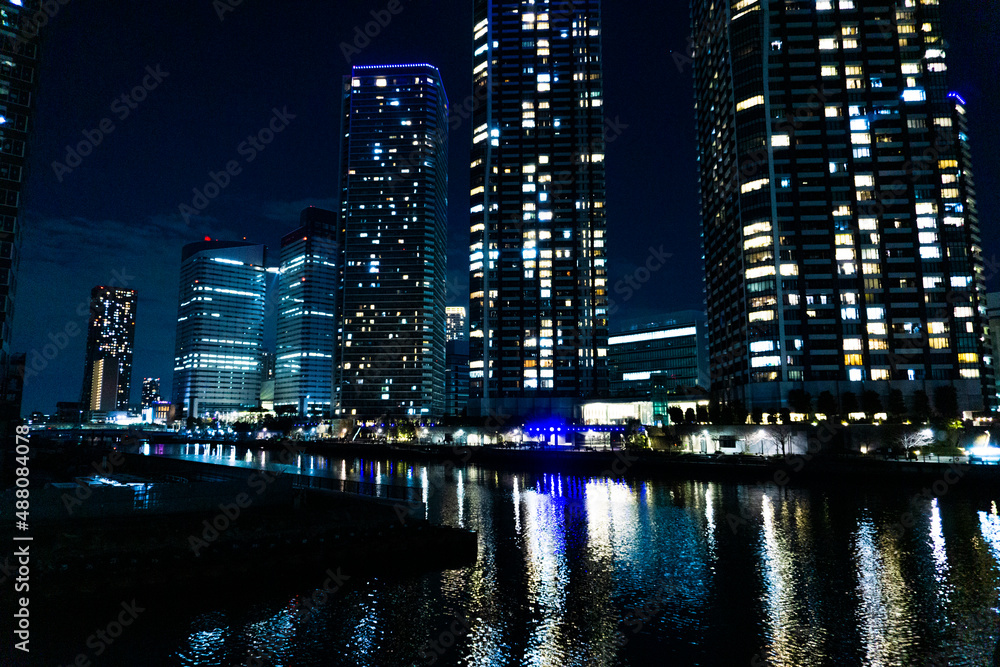 Obraz premium Night view of high-rise condominiums in Tokyo, Japan_27