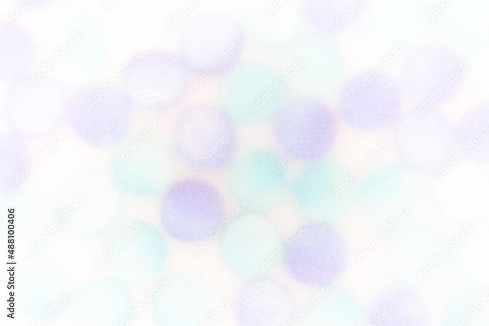 Obraz premium 半透明の紙と丸いガラス製のおもちゃ