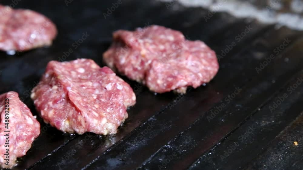 Grilled meat balls - handmade
turkish burger Grilled meat balls - handmade
turkish burger