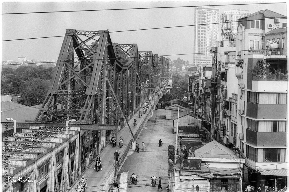 Fototapeta premium Long Bien Bridge