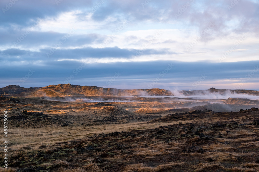 Die heißen Quellen GUNNUHVER auf der Halbinsel Reykjanes. In den letzten Minaten kam hier zu verstärkter vulkanischer Aktivität inklusiver vermehrter Erdbeben. Die heißen Quellen GUNNUHVER auf der Halbinsel Reykjanes. In den letzten Minaten kam hier zu verstärkter vulkanischer Aktivität inklusiver vermehrter Erdbeben.