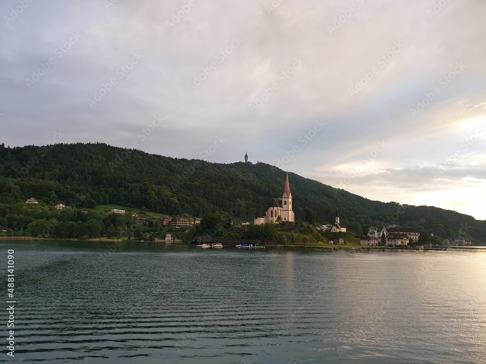 Fototapeta premium Maria Wörth and Pyramidenkögel at Wörthersee