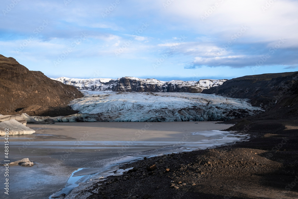 Gletscherzunge Sólheimajökull im Süden Islands. Gletscherzunge Sólheimajökull im Süden Islands.