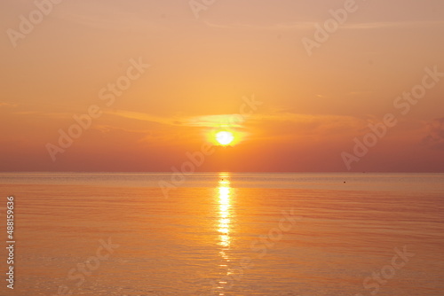 モルディブ　ディフューシ島の夕日 © 旅祐
