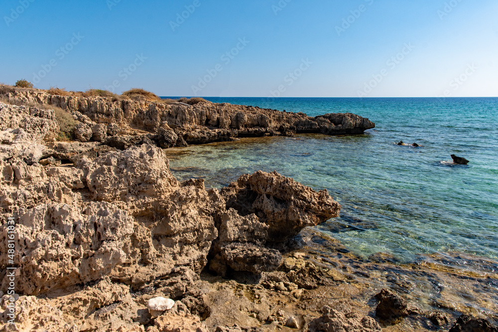 Felsen am Ayia Thekla Beach in Ayia Napa in der Provinz Famagusta auf Zypern