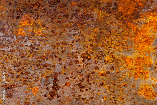 metal wall with rust. steel surface with corrosion © Fotograf