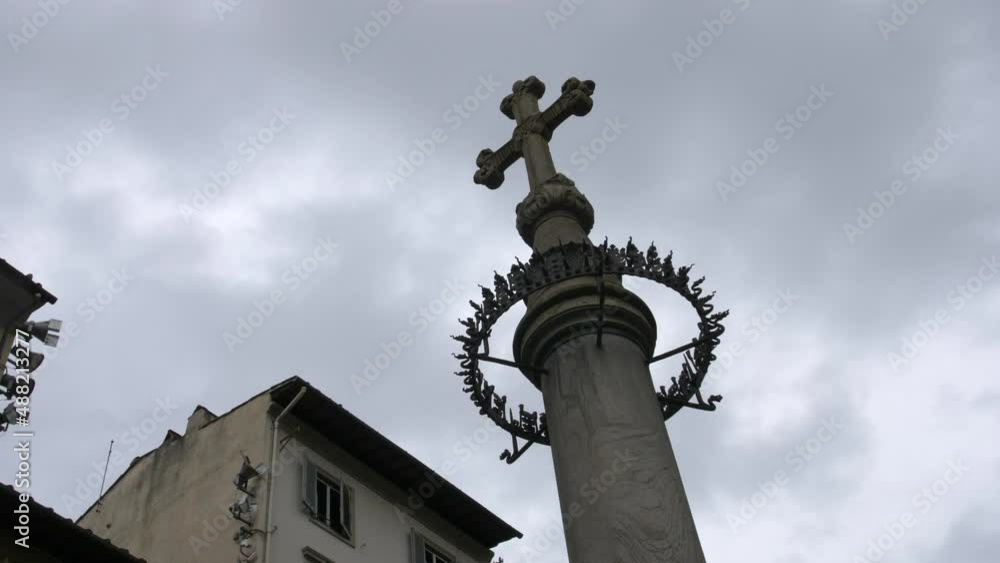Florence. Tuscany. Italy 11-14-2021. Low view column of San Zanobi. Florence. Video 4K Florence. Tuscany. Italy 11-14-2021. Low view column of San Zanobi. Florence. Video 4K
