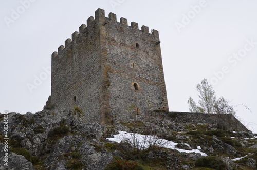 Castillo de Argueso, España. Fortificacion medieval en la provincia de Cantabria.
