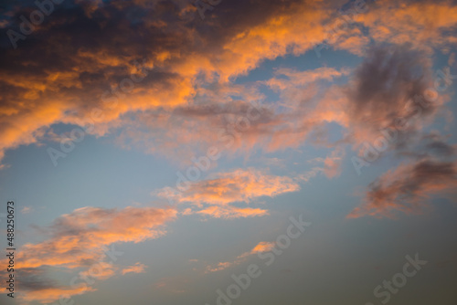 Fototapeta Naklejka Na Ścianę i Meble -  red sky with clouds