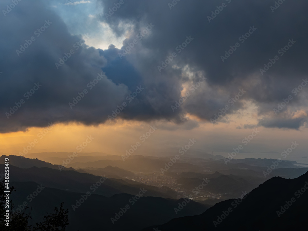 Obraz premium Beautiful sunset landscape around Shuangxi District area