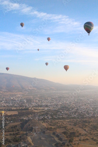 Teotihuacan baloon