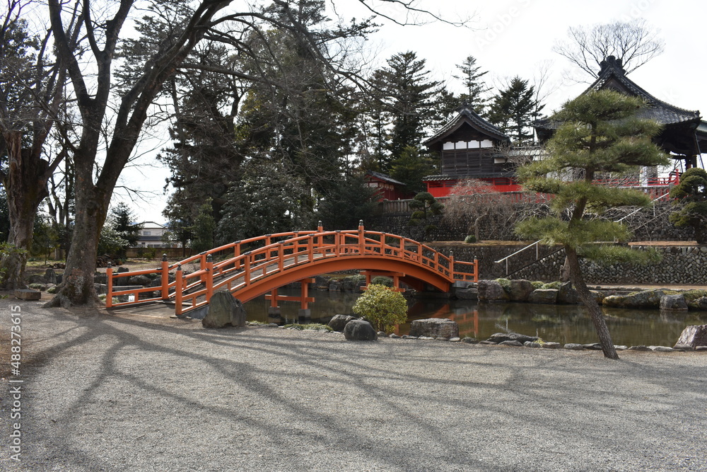 群馬の名所　命を紡ぐ絆を紡ぐ　諏訪神社上州藤岡鎮座　周辺の風景