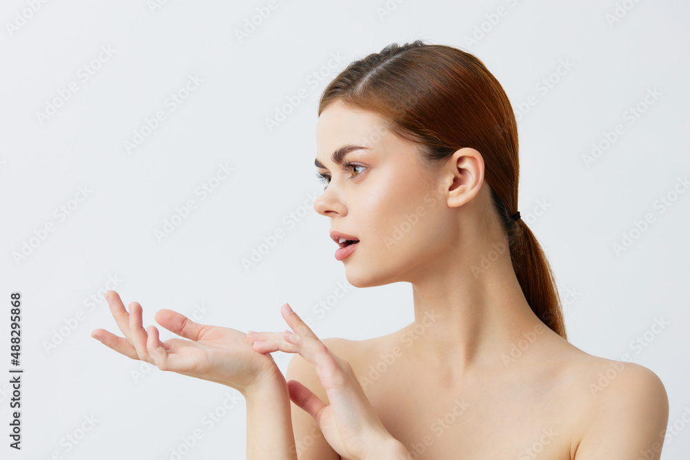 pretty woman smiling woman bare shoulders clean skin charm Model close-up Lifestyle pretty woman smiling woman bare shoulders clean skin charm Model close-up Lifestyle