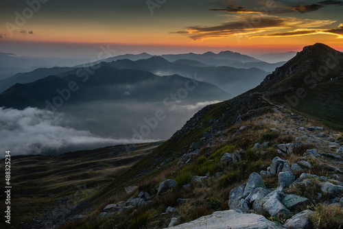 le montagne dell'appennino al tramonto  © LORENZO
