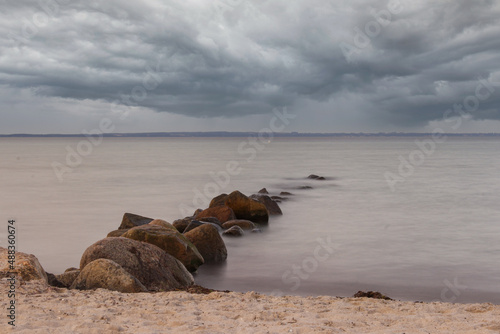 Wellenbrecher Steine Himmel