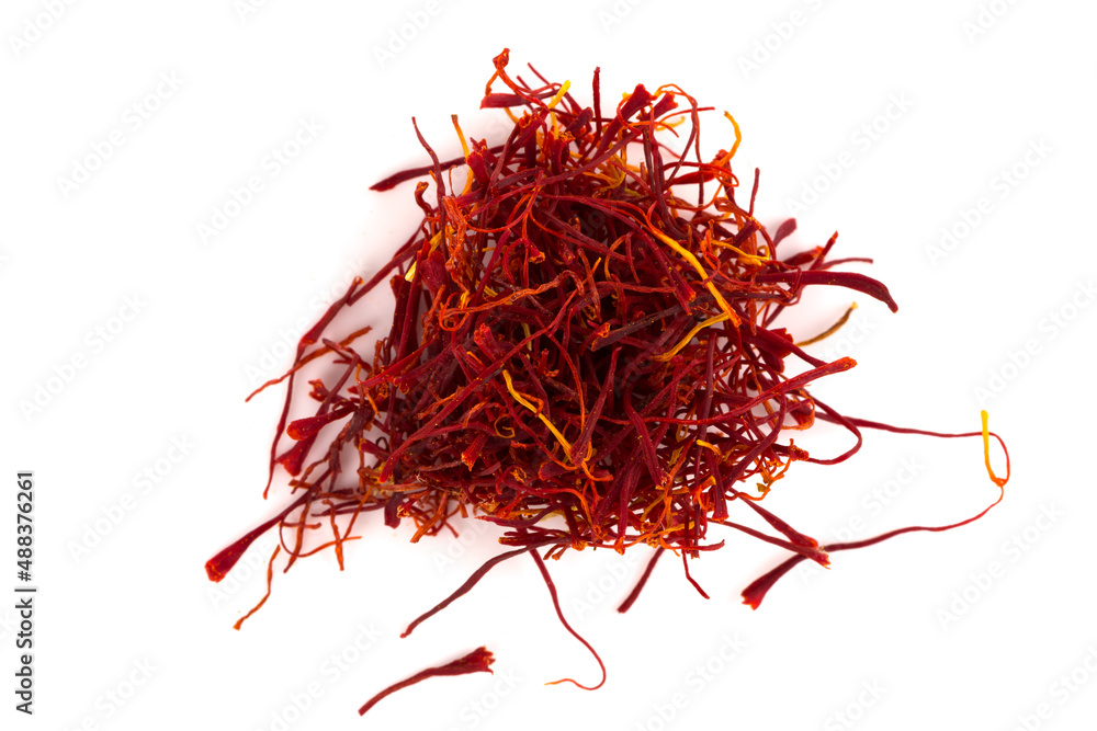 Naklejka premium Dried saffron spice isolated