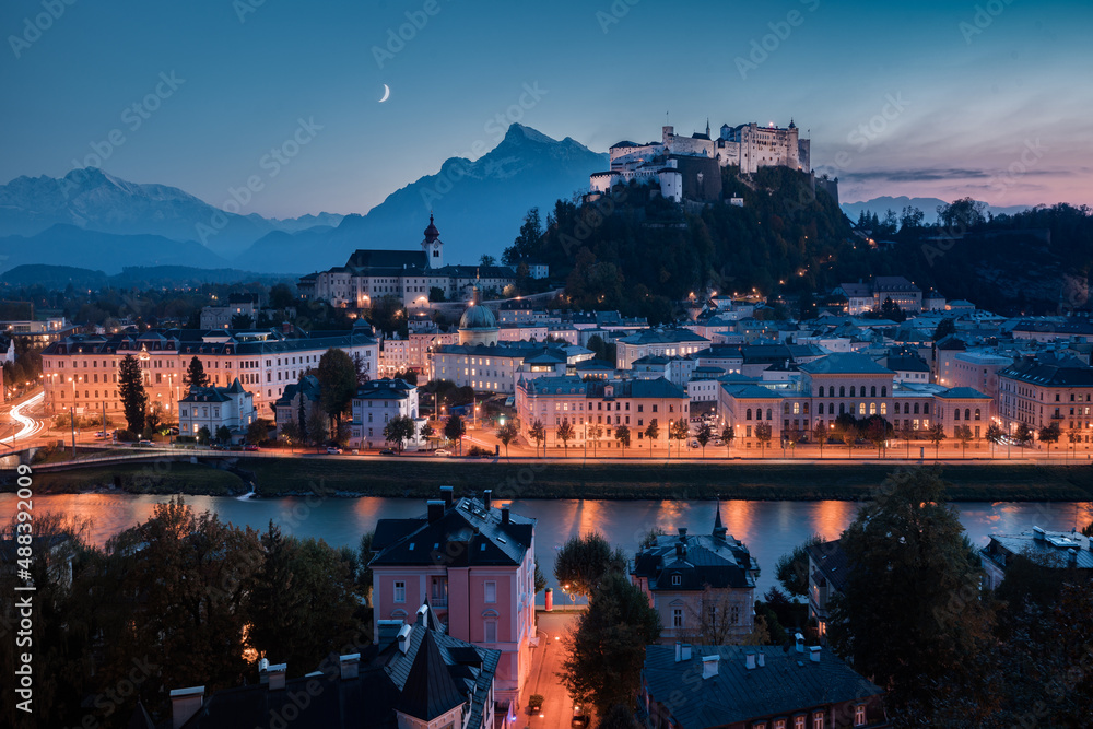 Fototapeta premium Old town of Salzburg at twilight, Austria