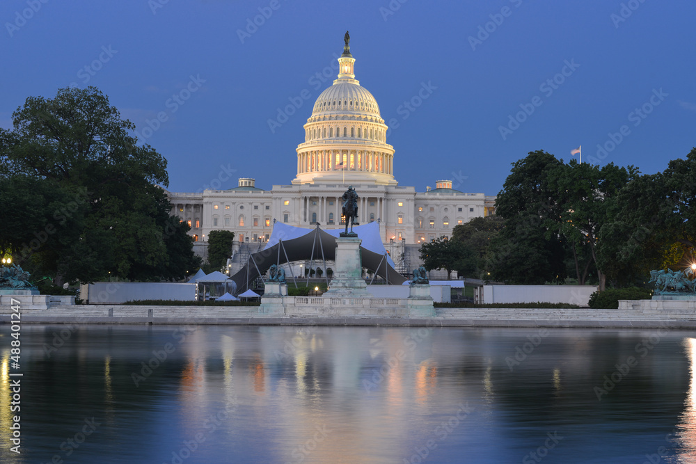Capitol building at night - Washington DC, United States	