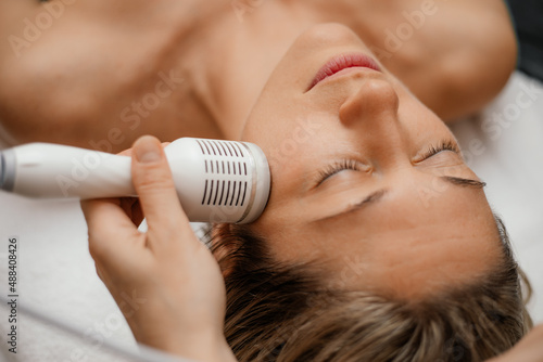 Quadro em tela Woman relax beauty therapy spa salon