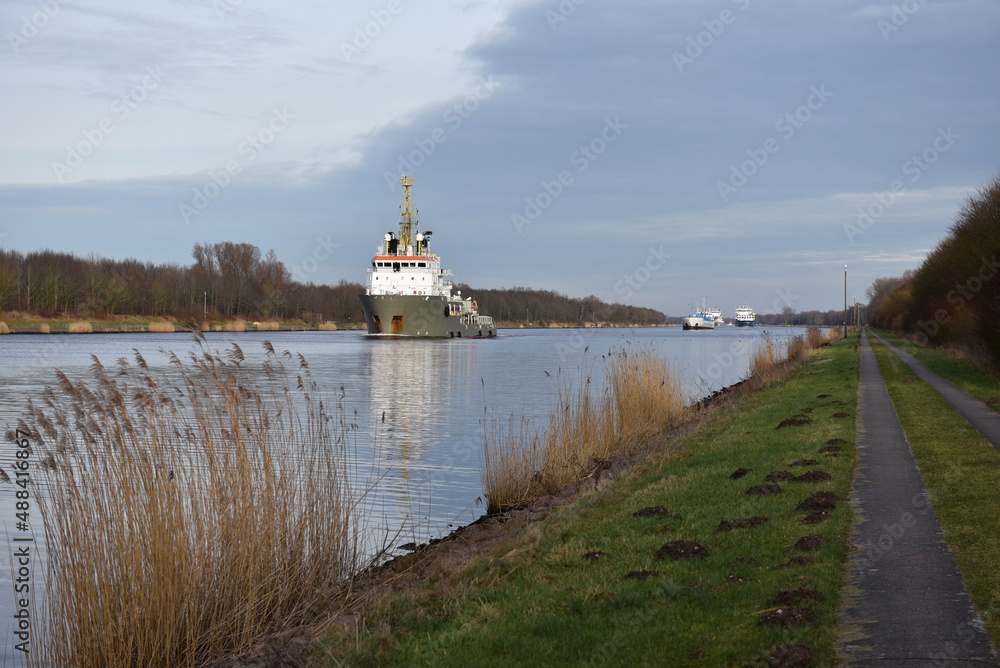 Schlepper im Nord-Ostsee-Kanal 
