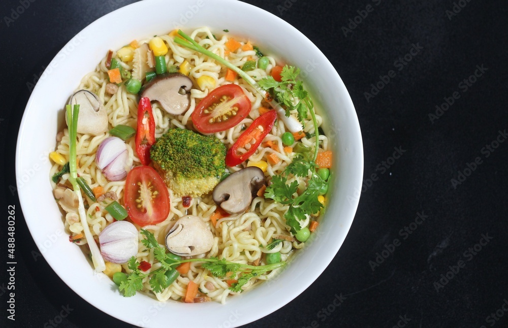 Customized Instant Noodles with Vegetables Customized Instant Noodles with Vegetables