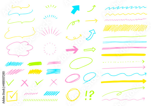 手書きの線画のデザイン素材のベクターイラストセット(吹き出し,矢印,太陽,チェック,decoration,icon)
