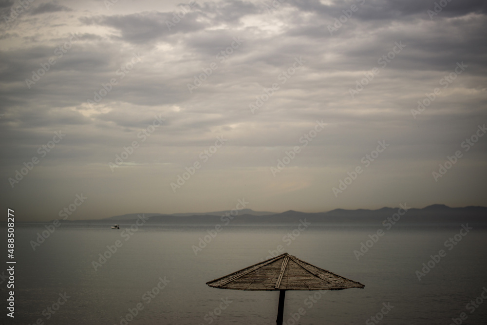 Jour nuageux au bord de la mer en hiver Jour nuageux au bord de la mer en hiver