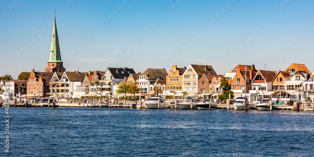 Germany, Schleswig-Holstein, Lubeck, Row of townhouses along Travemunde promenade Germany, Schleswig-Holstein, Lubeck, Row of townhouses along Travemunde promenade