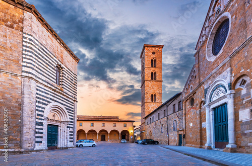 Obraz na płótnie Volterra, Italy - Cathedral of Santa Maria Assunta, medieval Tuscany. w salonie