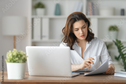 Free Download woman working in the office - GFXLoad