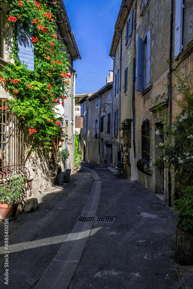 Fototapeta premium Ruelle d'un village provençal 
