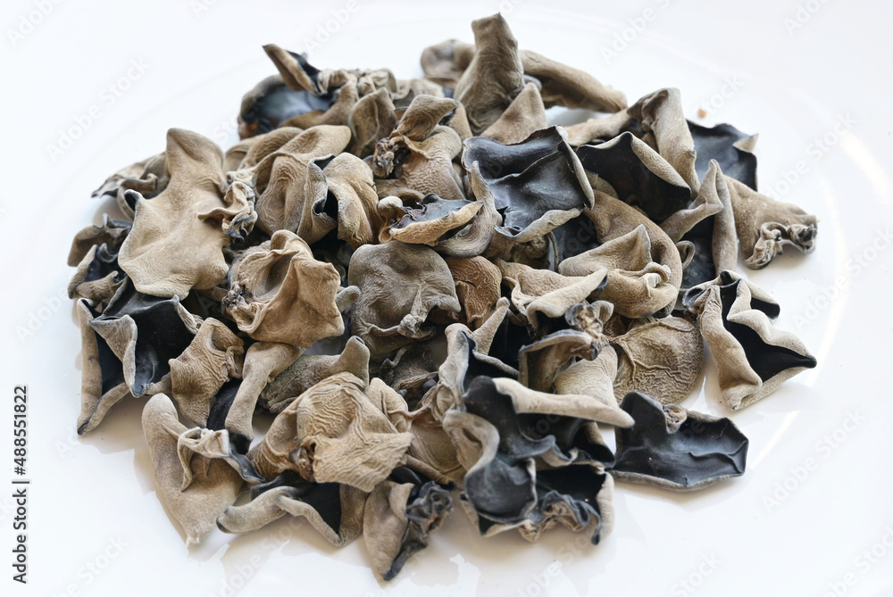 Black wood ear fungus is a popular ingredient in many Chinese cuisines