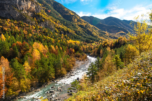 montañas en otoño Valle de Broto (Huesca)