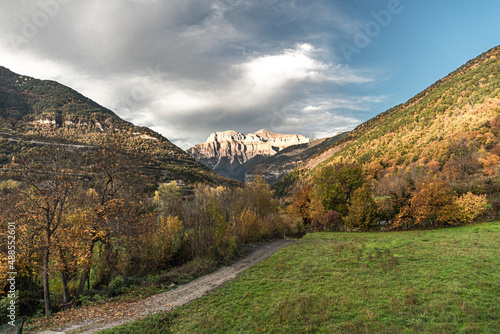montañas en otoño Valle de Broto (Huesca) © luismiguel